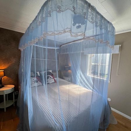 Luxury Villa By Lake Welcome You Хьо Екстериор снимка