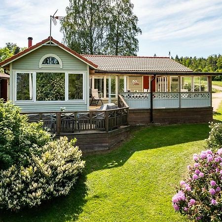 Luxury Villa By Lake Welcome You Хьо Екстериор снимка