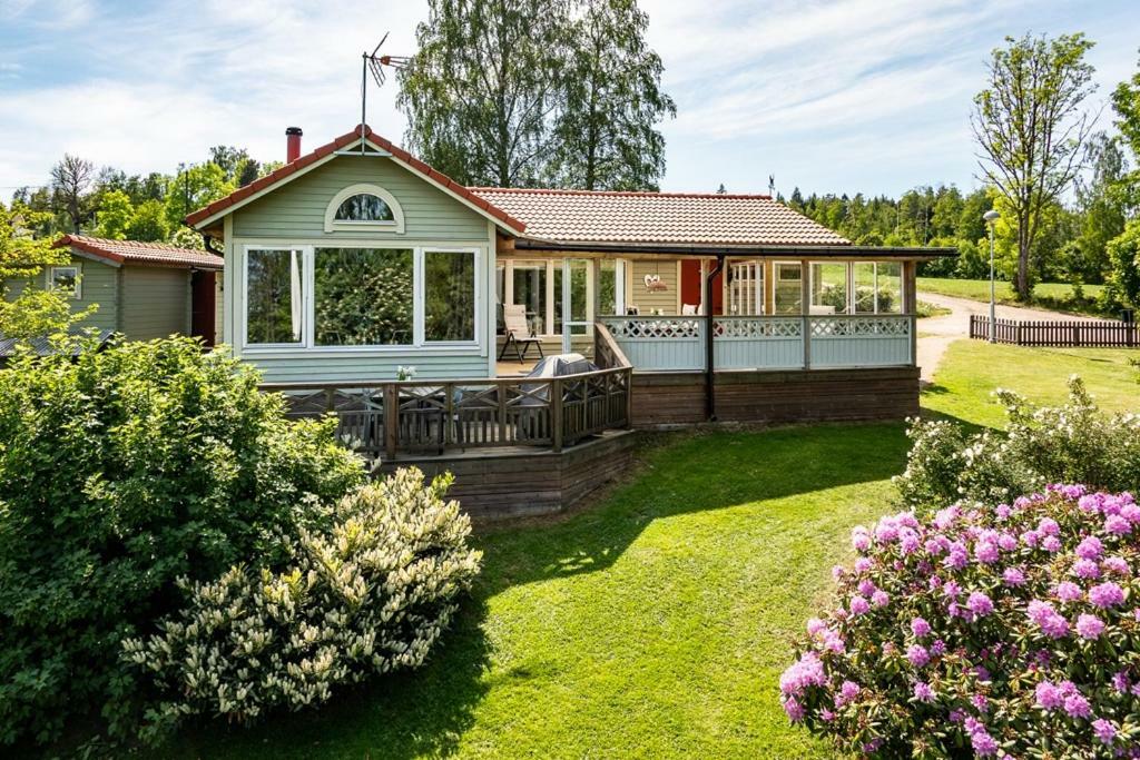 Luxury Villa By Lake Welcome You Хьо Екстериор снимка