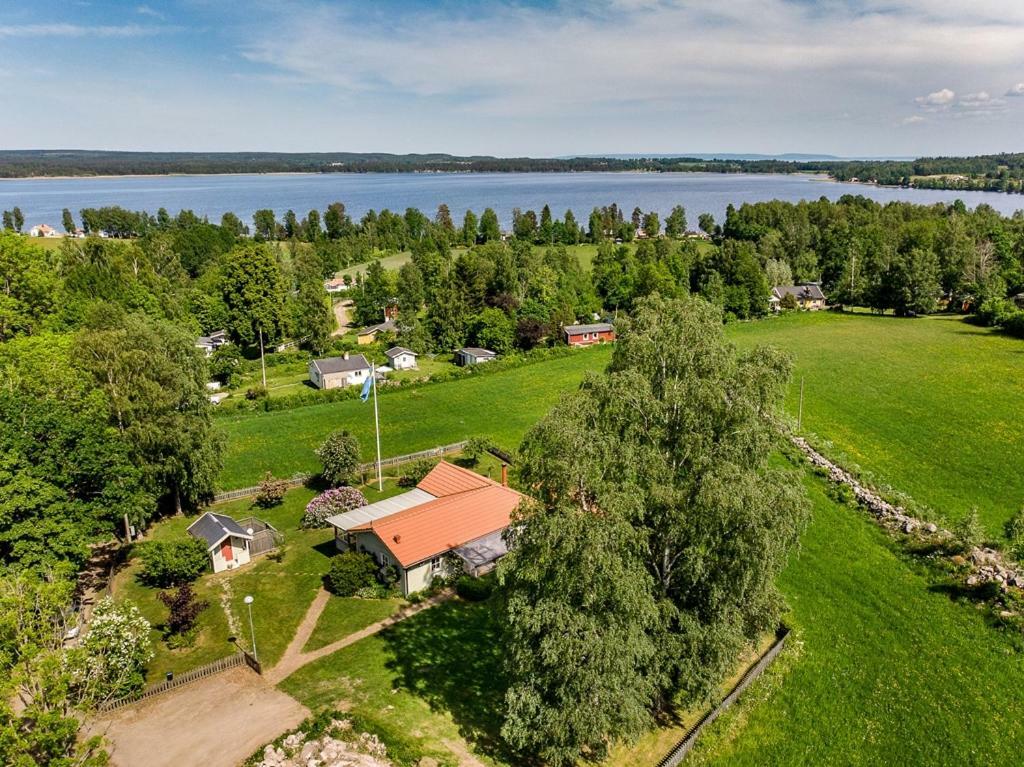 Luxury Villa By Lake Welcome You Хьо Екстериор снимка