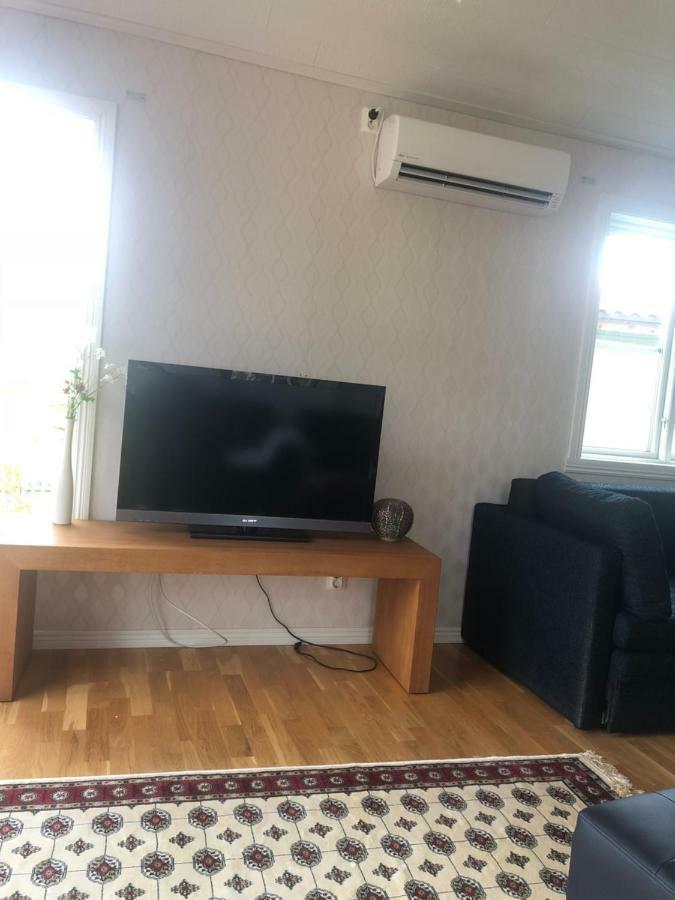 Luxury Villa By Lake Welcome You Хьо Екстериор снимка
